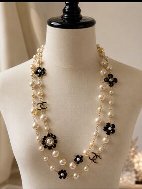 Fashion Jewelry Pearl and Black Floral Double Strand Necklace